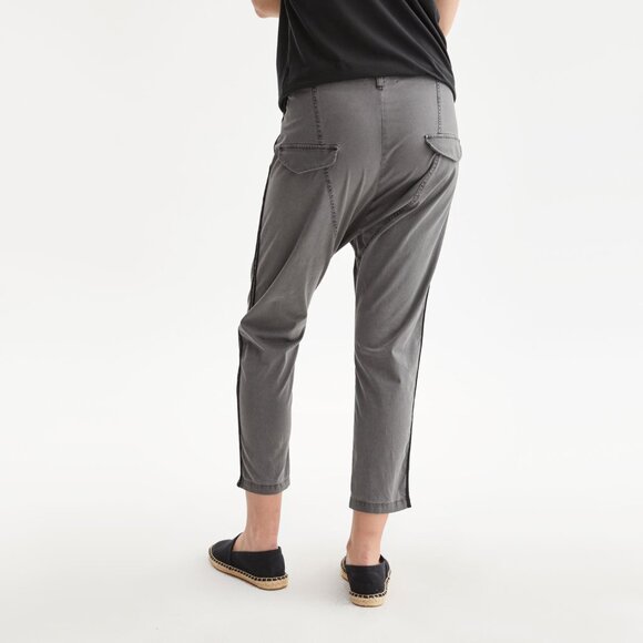 Nili Lotan Paris Pants with Double Tape in Charcoal, size 4 - Picture 3 of 15